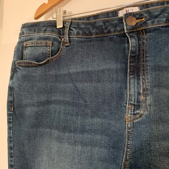 025 DC denim capris - Picture 3 of 5